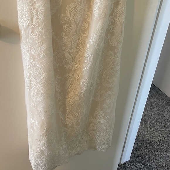 Size 6 strapless ivory wedding dress. David’s bridal. Never worn. No overskirt - Picture 3 of 5